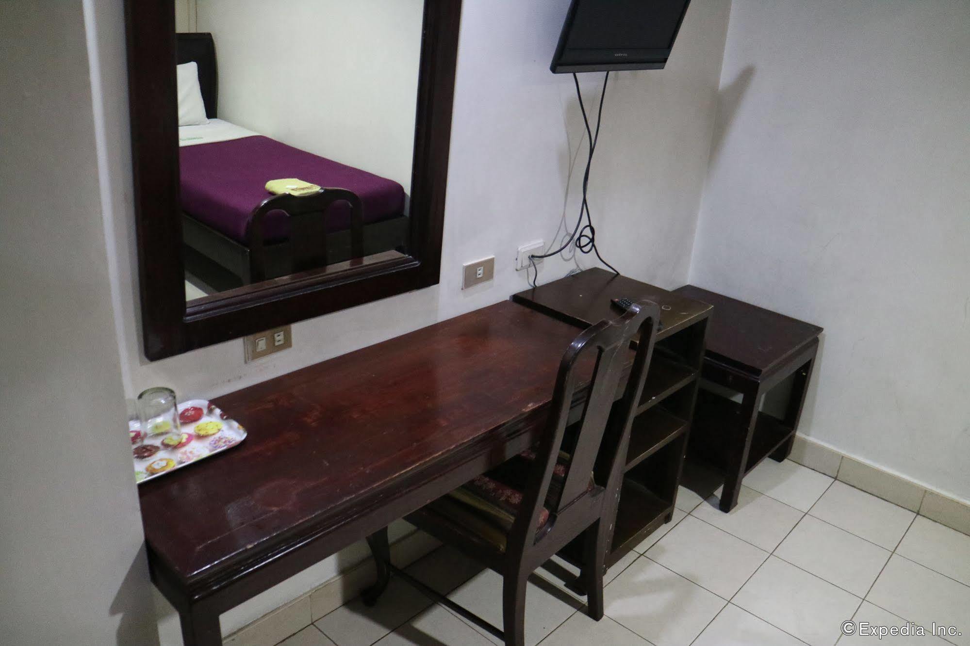 City Corporate Inn Iloilo Extérieur photo